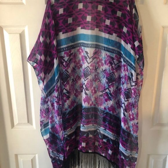 Forever 21 Aztec design shawl one size - Picture 2 of 4